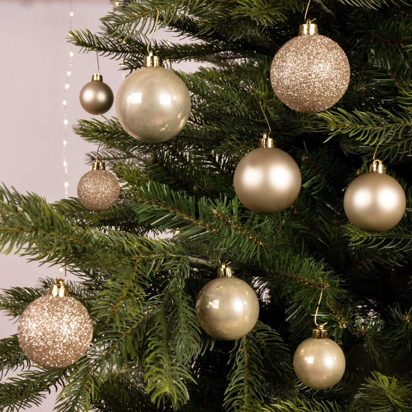 Decoris kerstballen kunststof licht goud mix van afwerkingen 30-delig