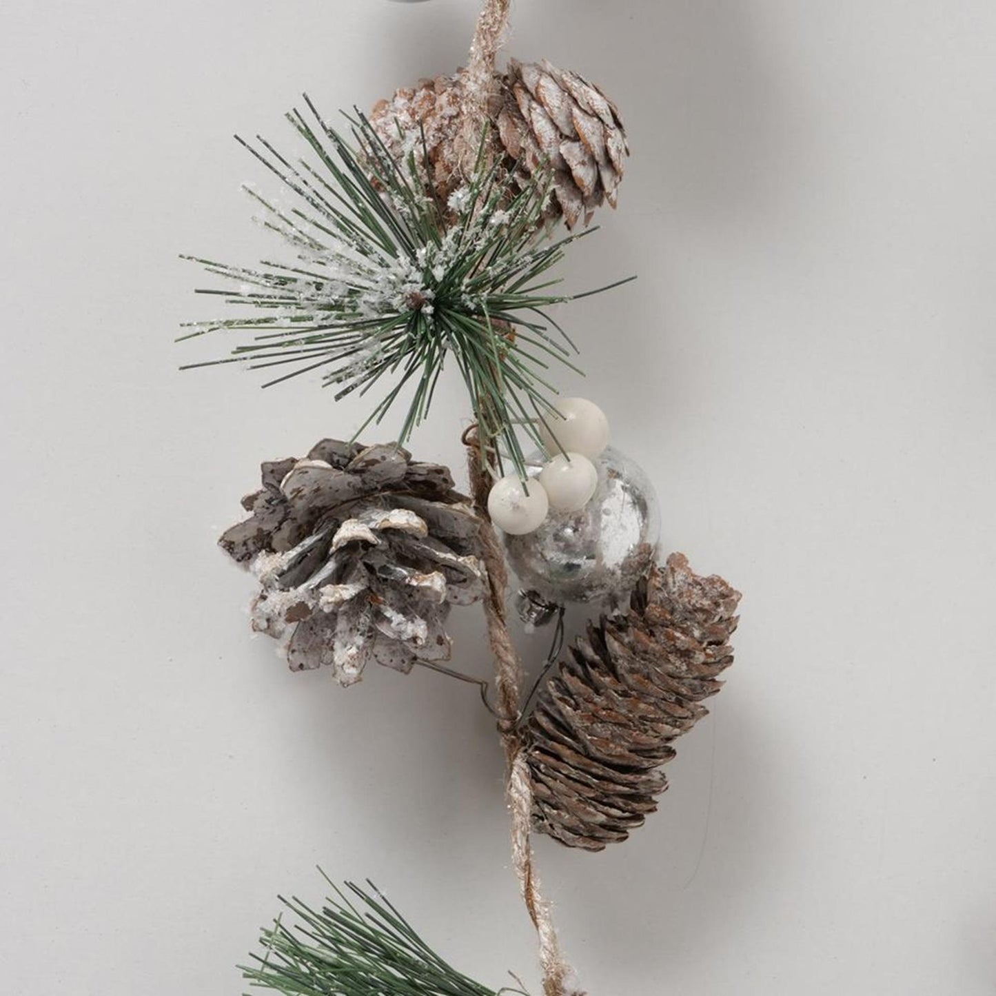Boltze home guirlande dennenappels lopas l120 cm groen sneeuw