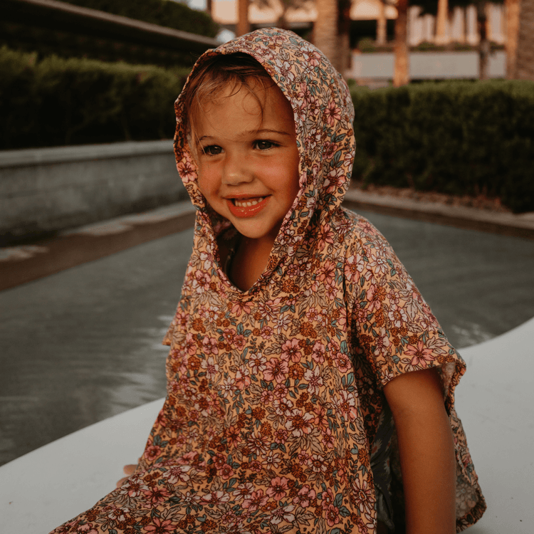 Blossom | meerkleurige hydrofiele strandponcho 50 x 50 cm