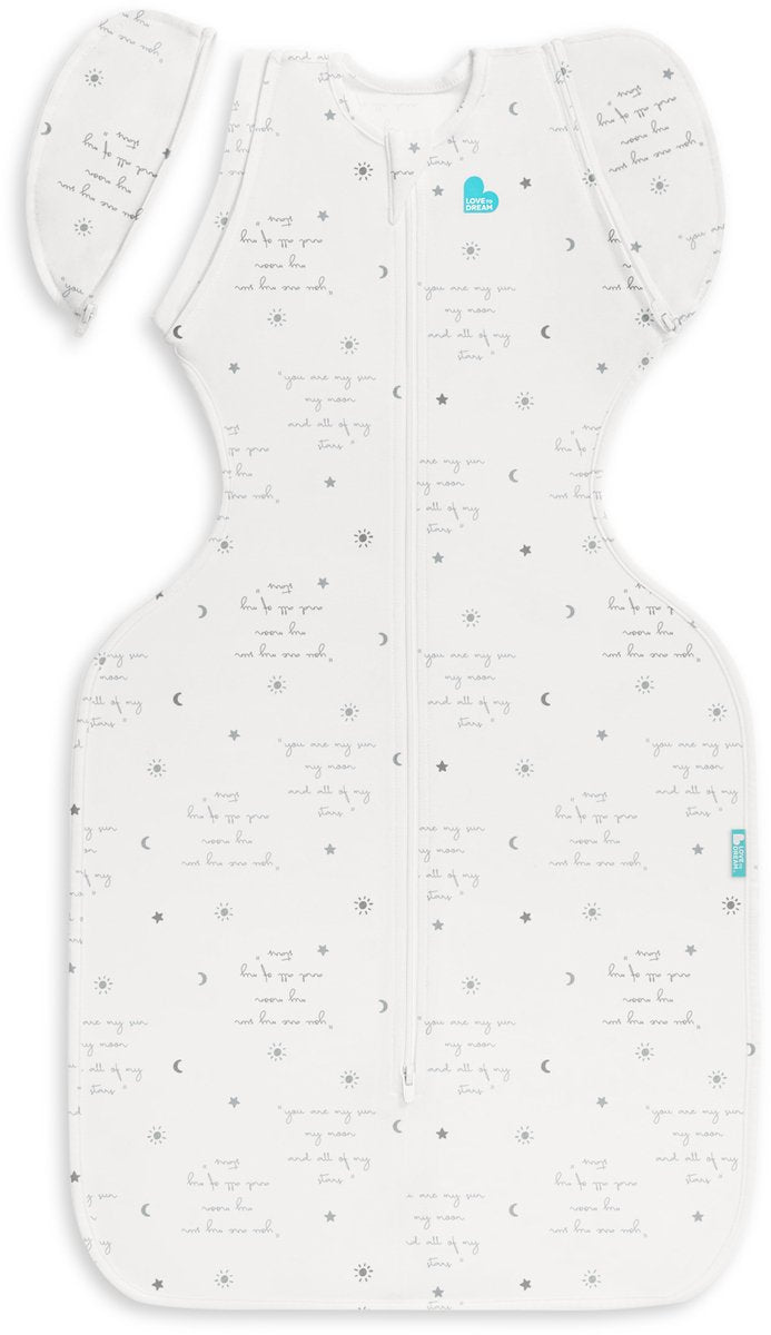 Love to dream ™ babyslaapzak swaddle up™ - inbakeren afbouwen - baby 6-9 maanden - 8.5-11 kg - zomer - 0.2 tog - wit met tekst