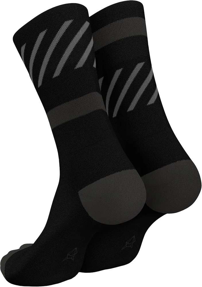Incylence disrupts - running socks