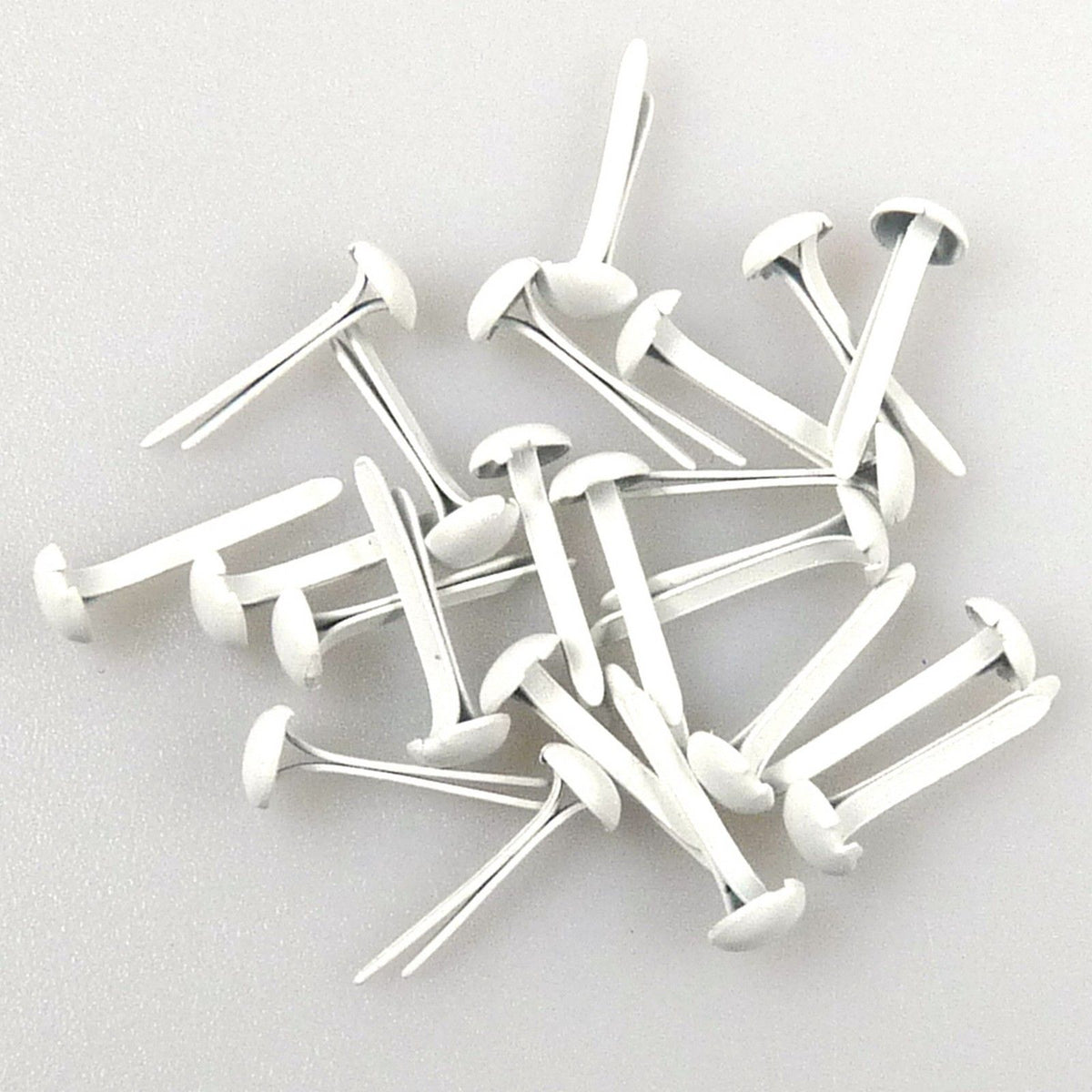 Nellie's choice • floral brads 3mm (40stuks pkg) white