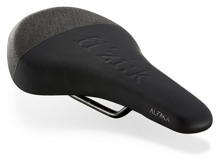 Fizik gravita alpaca x5 saddle + tool carrier