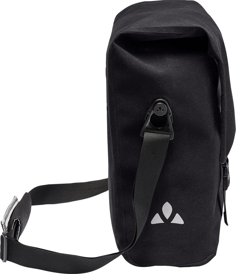 Vaude fietsenzak schoudertas met laptopvak augsburg iv bike bag black zwart