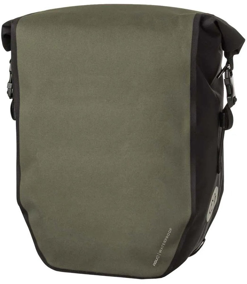 Agu clean shelter fietstas large â€“ 100% waterdicht â€“ 21 liter â€“ gerecycled materiaal â€“ incl. laptopvak 14 inch â€“ groen