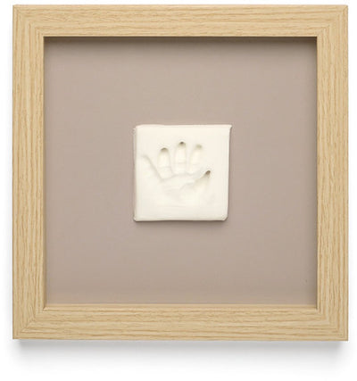Happy hands - stijlvolle houten baby afdruklijst – hand- voetafdruk set met klei – plexiglas bescherming – modern design – perfect kraamcadeau – 22x22 cm