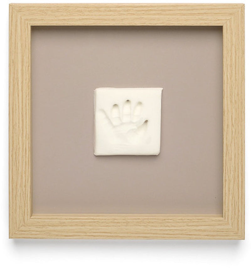 Happy hands - stijlvolle houten baby afdruklijst – hand- voetafdruk set met klei – plexiglas bescherming – modern design – perfect kraamcadeau – 22x22 cm