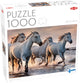 Tactic white horses on the beach – puzzel – 1000 stukjes – galopperende witte paarden – dynamisch strandlandschap – hoogwaardige scandinavische kwaliteit