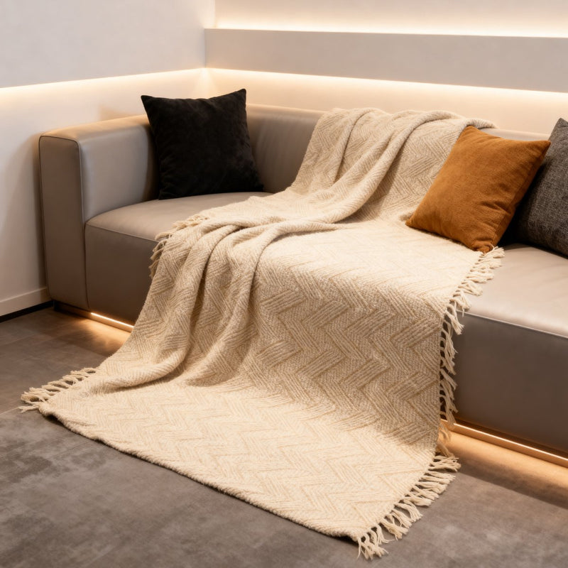 Arti casa plaid beige - gemaakt van 340gsm katoen - heerlijk zacht en warm - gemêleerd patroon met sierlijke franjes - ideaal voor op de bank of het bed - afmeting 130x170cm