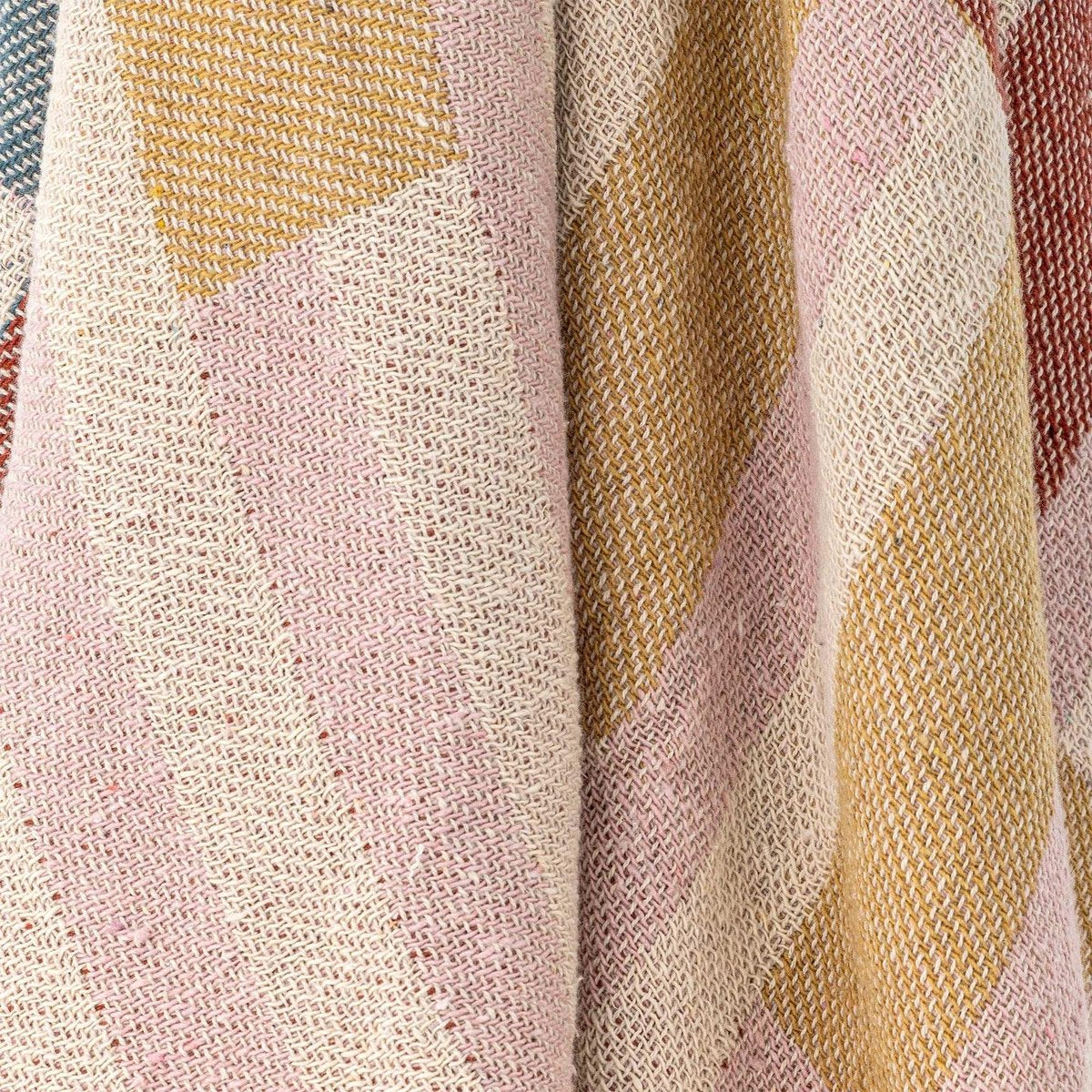 Bloomingville - plaid lane - gerecycled katoen - 130x160cm - roze rood groen goud beige