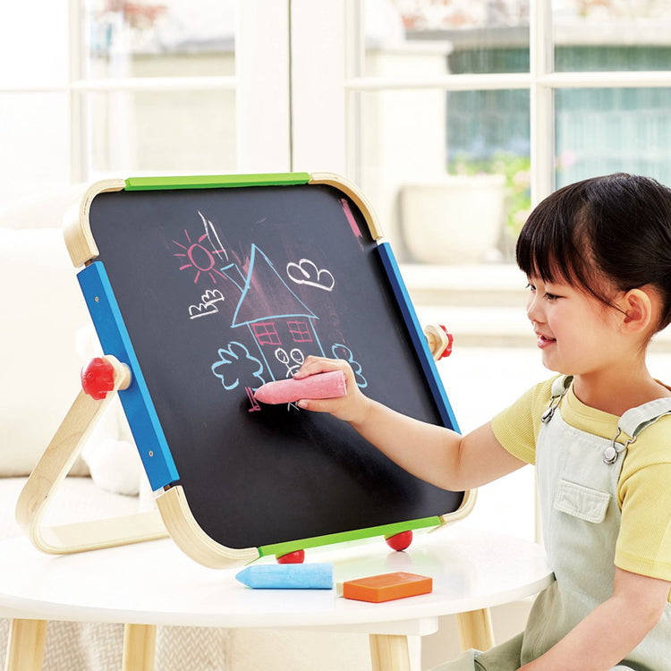 Hape mobiel tekenbord voor kinderen - dubbelzijdig whiteboard en krijtbord, kunstatelier, 3+