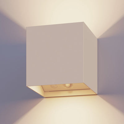 Calex volterra oplaadbare wandlamp kubus - oplaadbaar - up down tuinverlichting - modern - warm wit licht - voor binnen en buiten - waterdicht - eenvoudige installatie - akku en draadloos - usb-c - bewegingssensor - zand