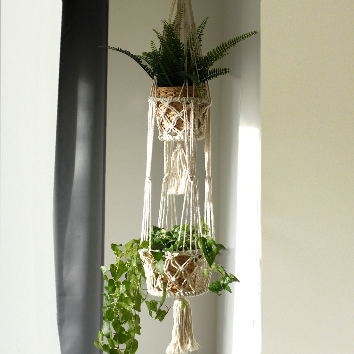 Ancient wisdom macramé plantenhanger dubbel - 120 cm - 100% katoen - handgemaakt - hangende plantenhouder - boho stijl