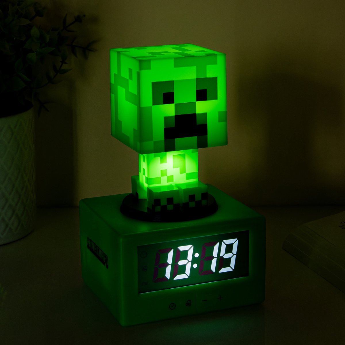 Paladone minecraft creeper wekker - iconisch alarm met nachtlampje - 16 cm