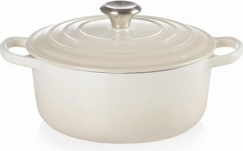 Le creuset braadpan signature meringue – ø 24 cm 4,2 liter – klassieke ronde braadpan van gietijzer – geschikt voor alle warmtebronnen – emaille coating in subtiele meringue tint – voor stoven, braden en tafelpresentatie
