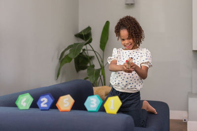 Bs toys schiet 'm! elastiekpistool - hout - coördinatiespel - vanaf 6 jaar - 5 targets