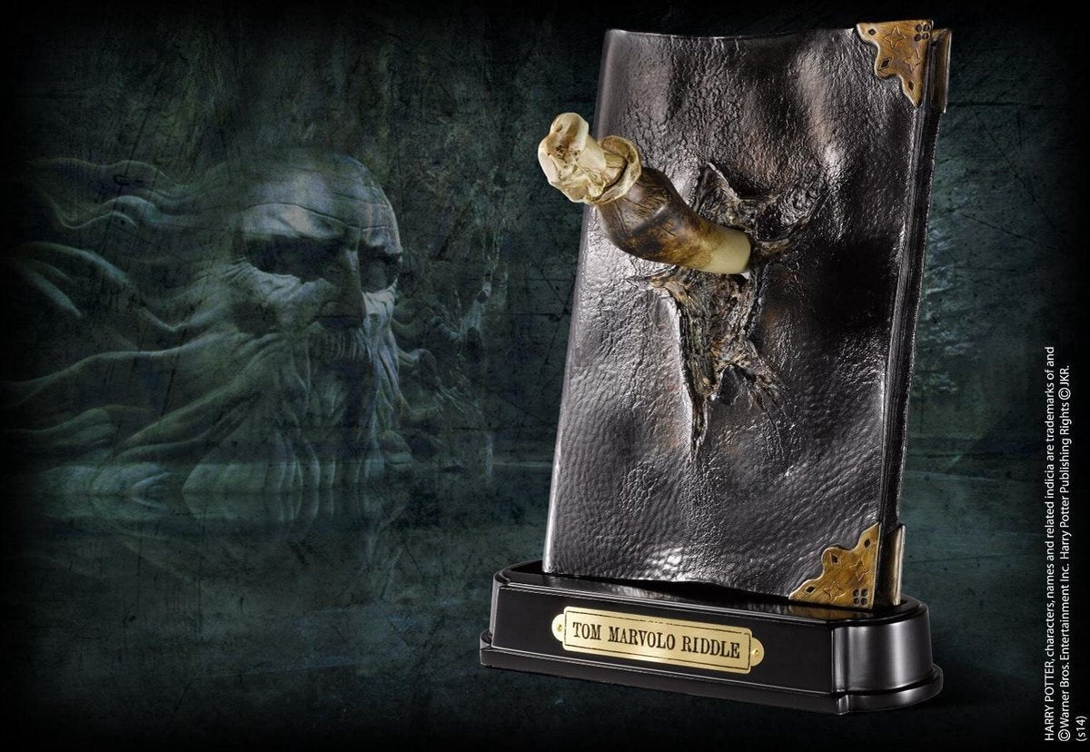 The noble collection harry potter verzamelobject replica 1 1 basilisk fang and tom riddle diary zwart