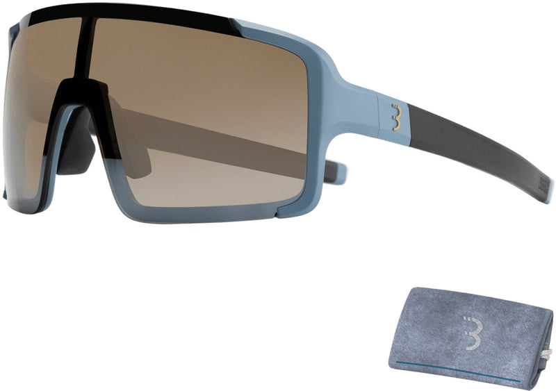 Bbb cycling fietsbril heren en dames - fiets zonnebril met grote lens voor 100% uv bescherming - duurzame sportbril full frame - blauw smoke - chester bsg-69 one size
