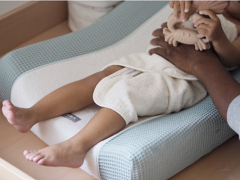 Béaba sofalange hoes voor aankleedkussen - 100% biologisch katoen met gots-certificaat - honingraatweefsel met zachte sponslaag - absorberend en vriendelijk voor de gevoelige babyhuid - oeko-tex klasse 1 - 30 °c - groen