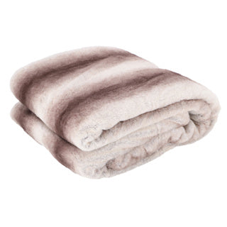 Woondeken plaid taupe 150x200 rabbitfur look met zachte gevoerde binnenkant