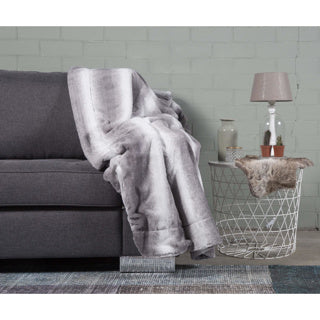 Knus woondeken plaid grey 150x200 cm rabbitfur look met zachte gevoerde binnenkant