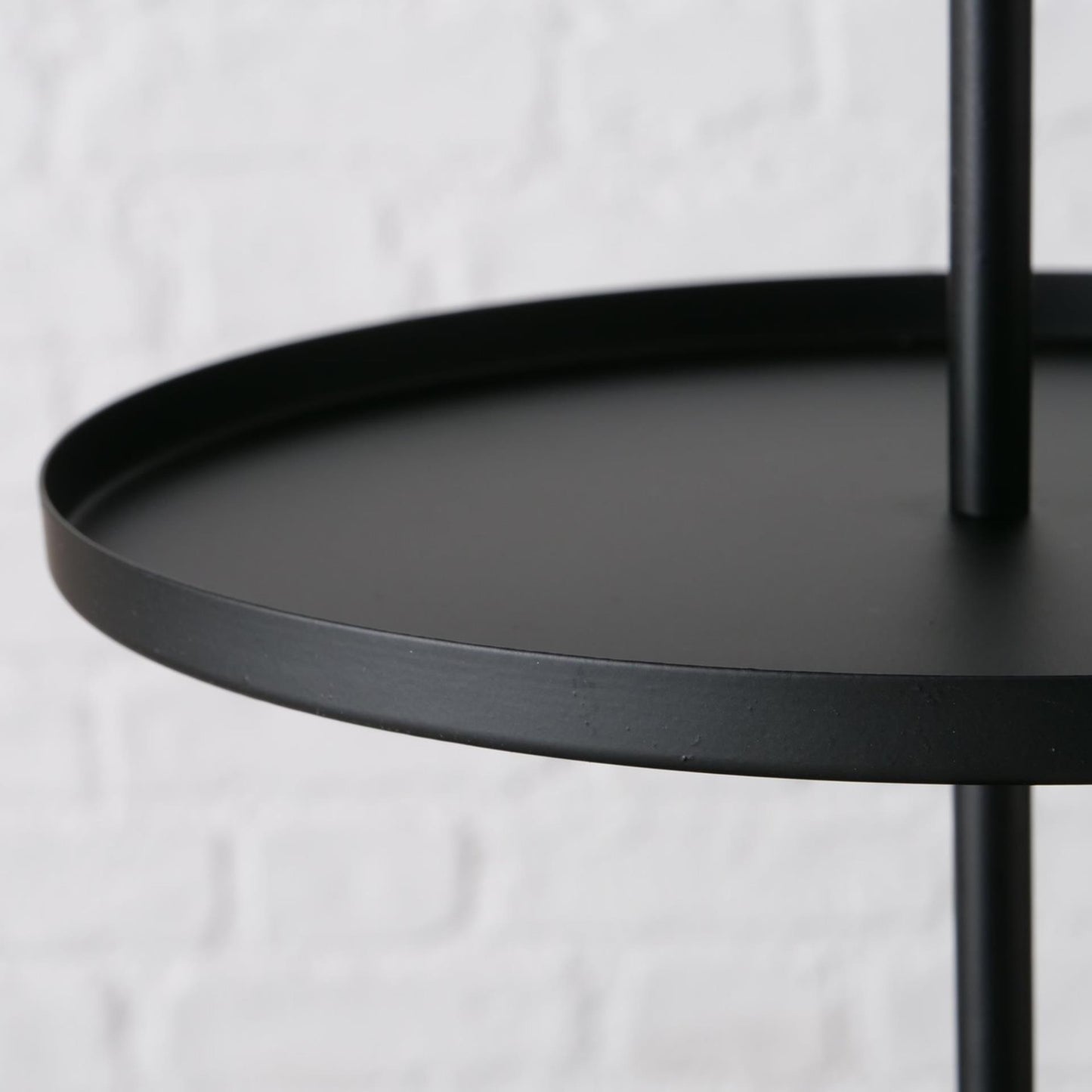 Boltze home etagere samona metaal ø30x60cm mat zwart