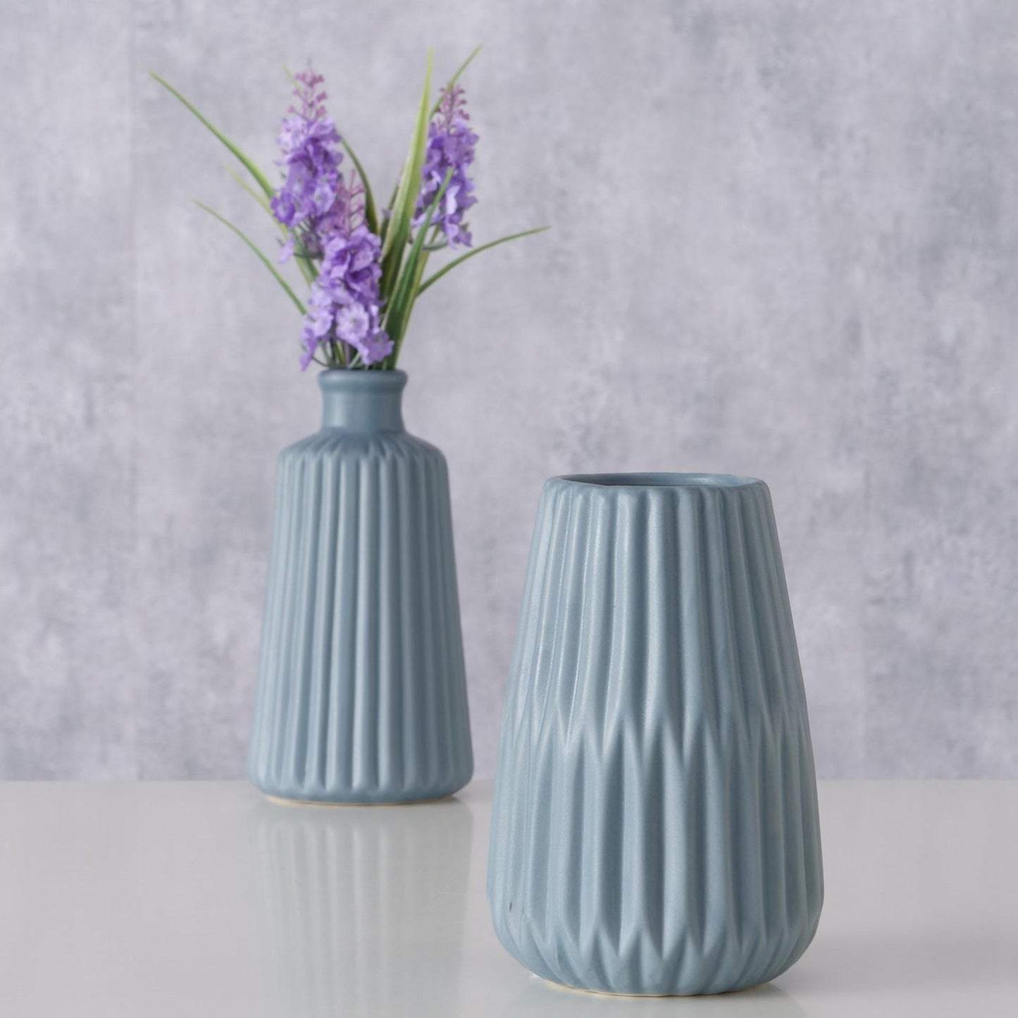 Boltze home vaas esko ribbel porselein h18cm dia 9cm lichtblauw in 2 verschillende uitvoeringen