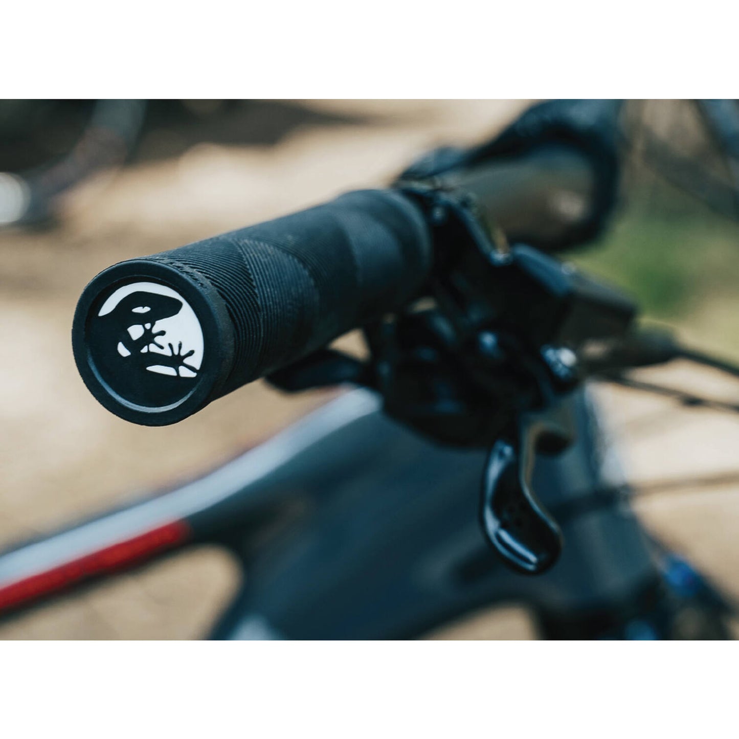 Lizard Skins Lizard skins strata single lock-on handvaten jet black