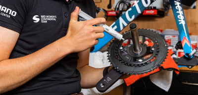 Cyclon Set met 3 spuitjes en 3 kwastjes voor de Grease Bar