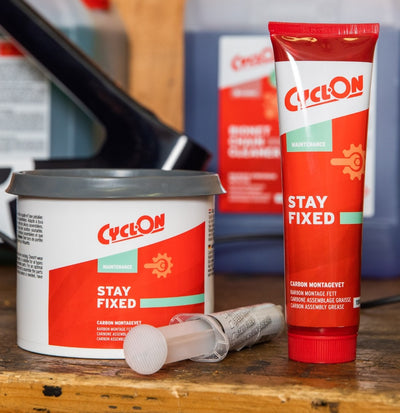 Cyclon Stay Fixed Carbon M.T. Paste 150 ml (in blisterverpakking)