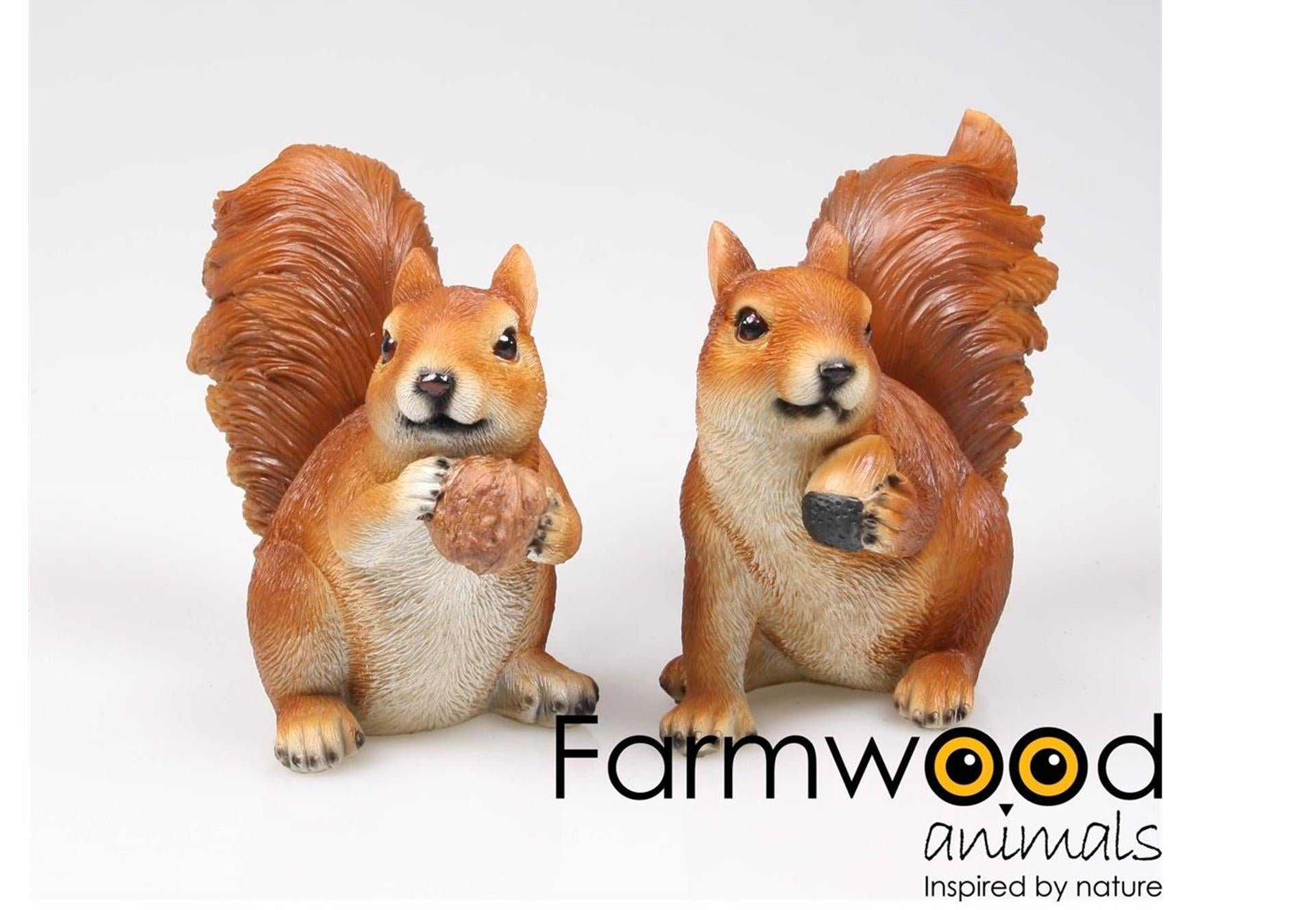 Farmwood animals tuinbeeld eekhoorn etend polystone 16x9x18cm