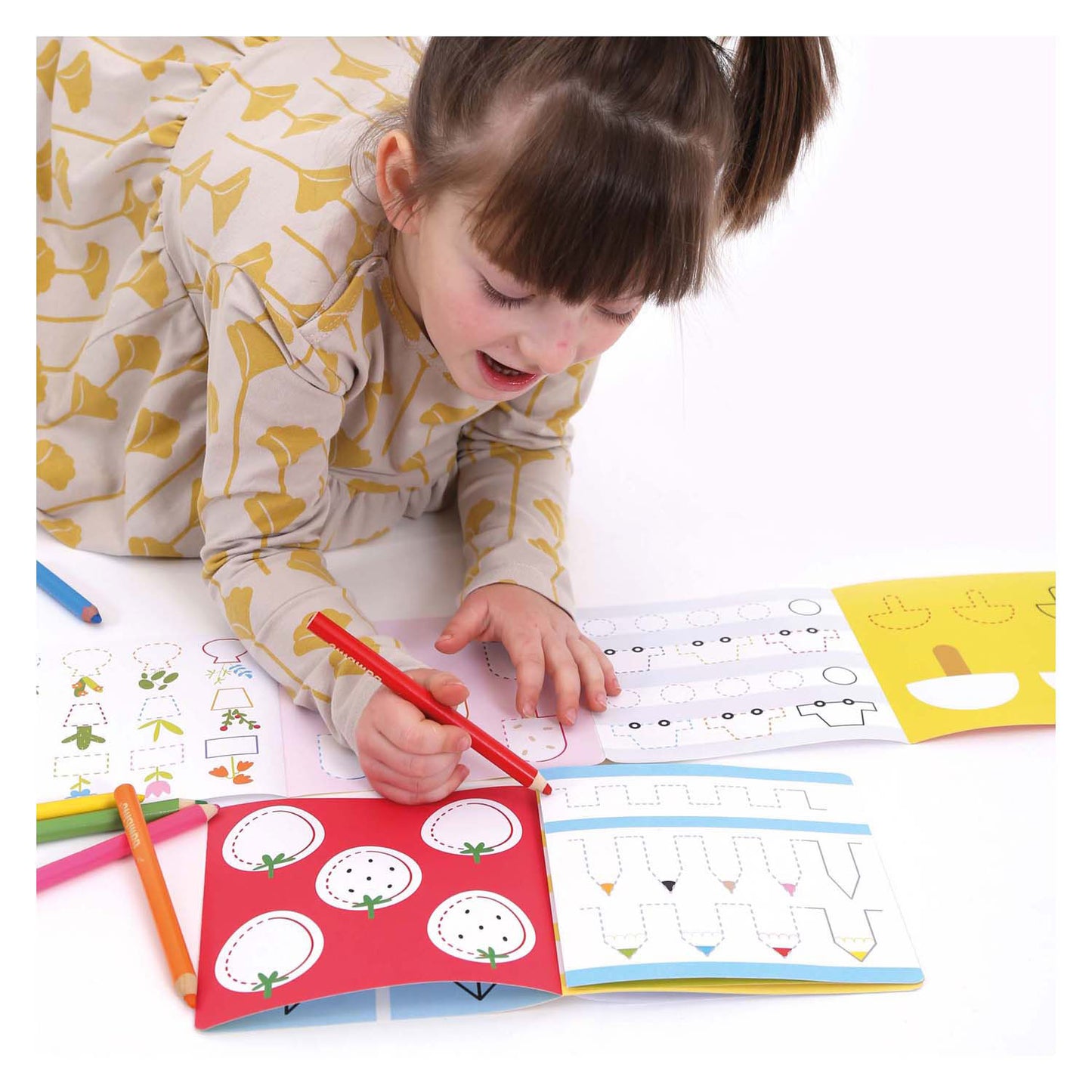 Banana panda - kleurboekje klaar om gevorderde lijnen te overtrekken