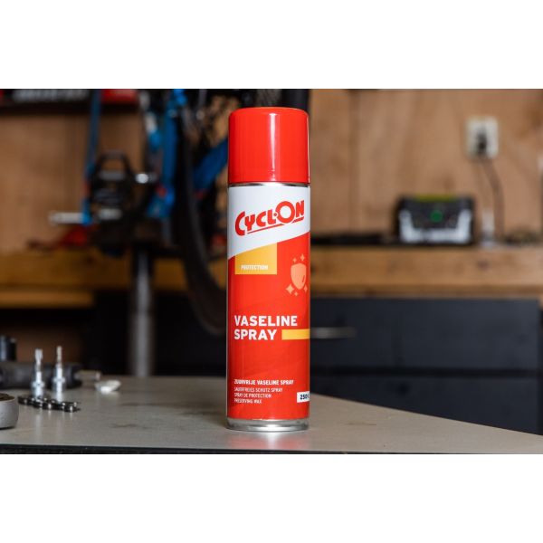 Vaseline Spray Cyclon 250Ml