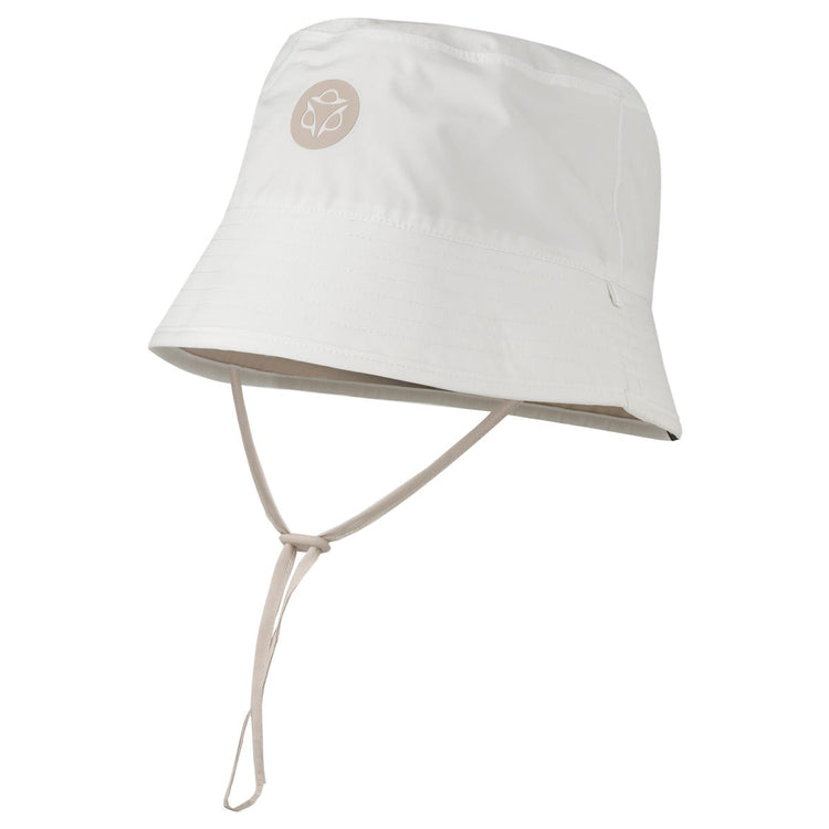 Undyed bucket regenhoed