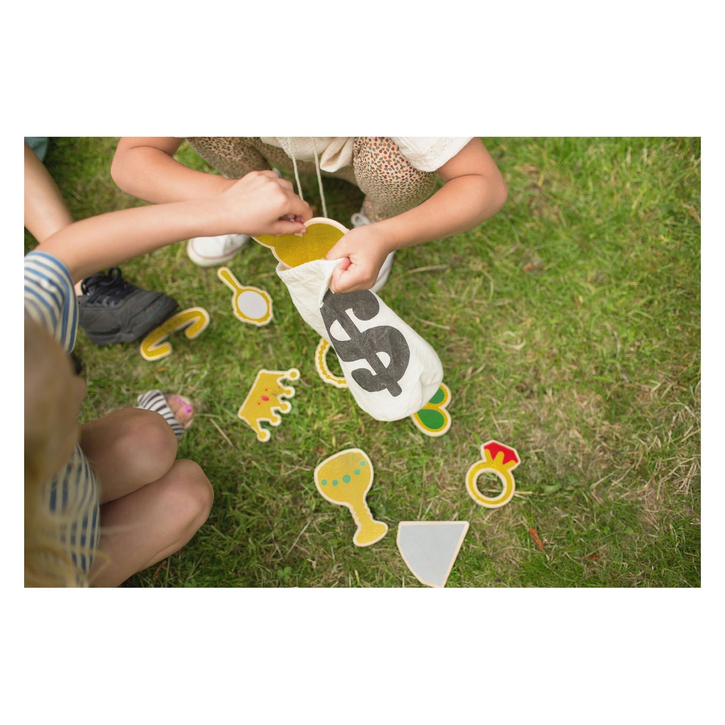 Bs toys the thief spel - de dief - buiten en binnenspeelgoed - educatief speelgoed - kinderspel - 2-10 spelers - speelgoed van het jaar - cadeau kind - geheugenspel - houten speelgoed - gezelschapspellen kinderen