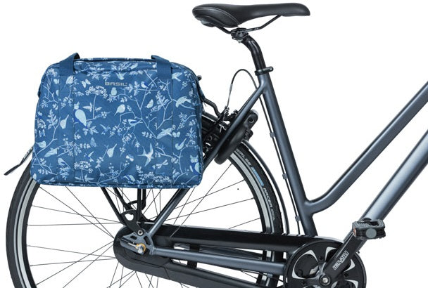 Basil Wanderlust Carry All Bag - blauwe fietshandtas met vogelprint - waterafstotend - 18L