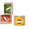 Bajo houten rammelaar slak rood. 9x7x7 c