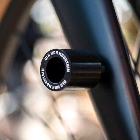 Old man mountain front light adapter for luggage carrier
