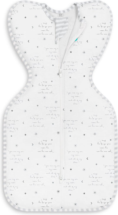 Love to dream ™ babyslaapzak swaddle up™ - inbakeren - baby 3-6 maanden - 6-8.5 kg - zomer - 0.2 tog - wit met tekst