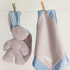 Snuggle bunny grijs met blauwe oren. 26