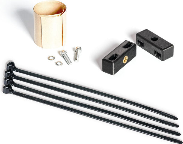 Old man mountain fit kit bolt-on axle mounting adapter for the rear wheel