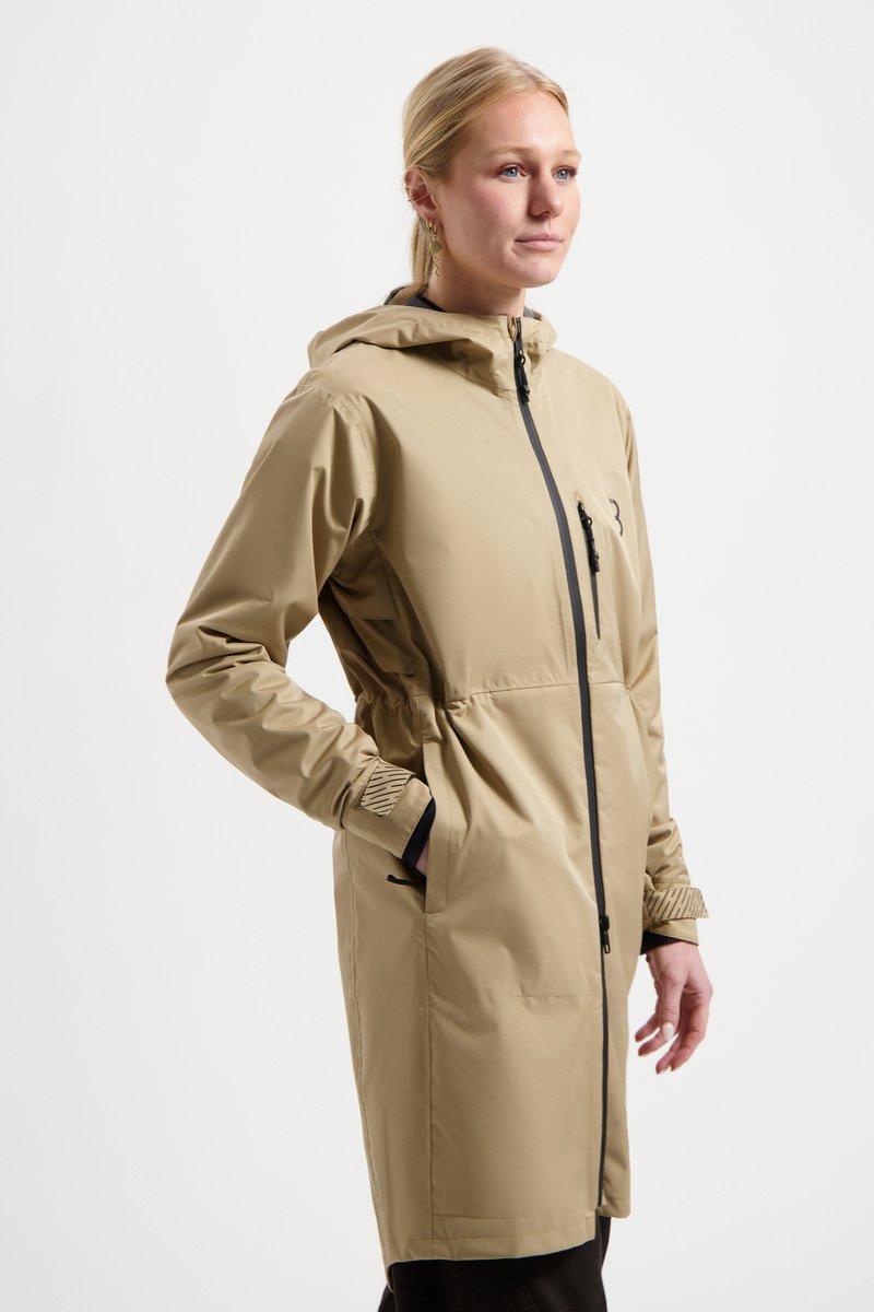 Bbb cycling regenjas dames waterdicht - rainshield parka - 10 tot 20 °c - ventilerend - lang model fietsjas unisex - beige camel - s - bbw-471
