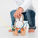 Nijntje houten trekfiguur met kralen - afbeelding 3