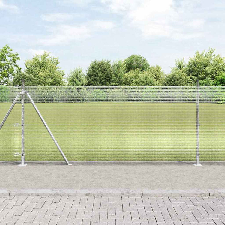 Vidaxl gelast draadhek met betonnen voetstuk 10 x 1 m zilver mesh