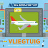 Een rondje met het vliegtuig. kartonboek