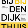 Bij den dijk thuis.