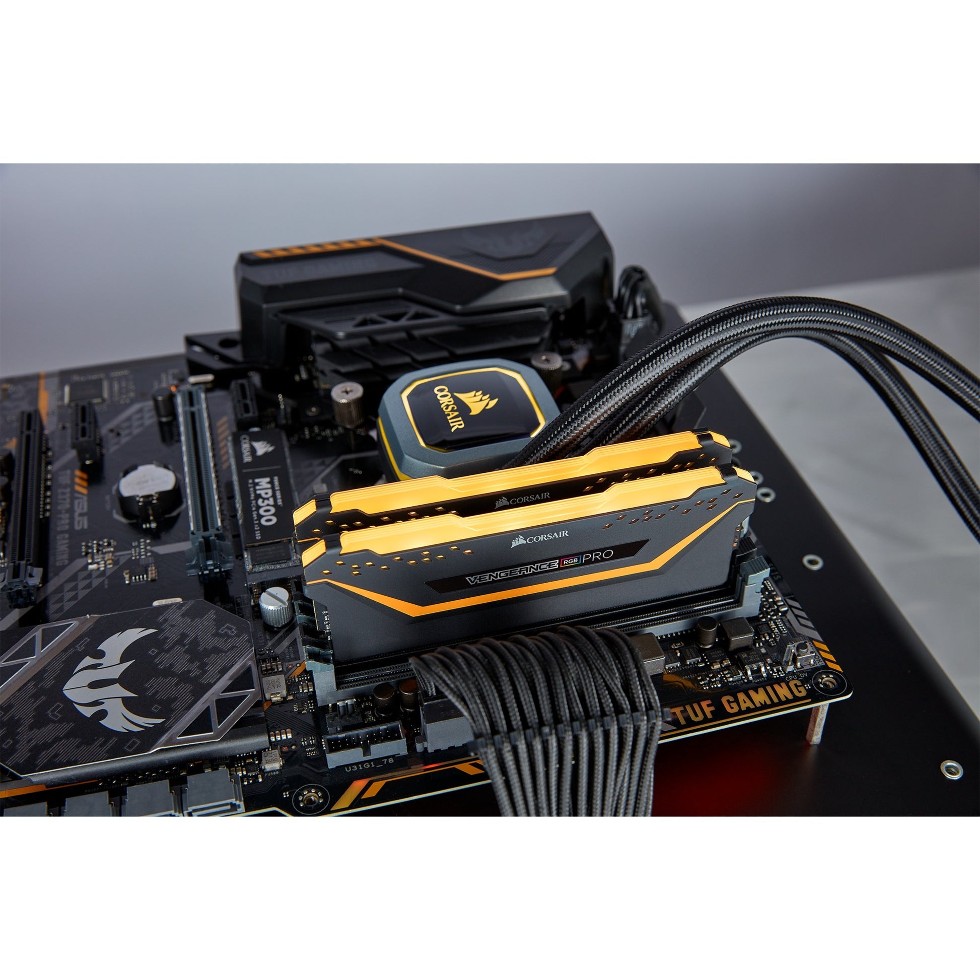Corsair 32 GB DDR4-3200 Kit