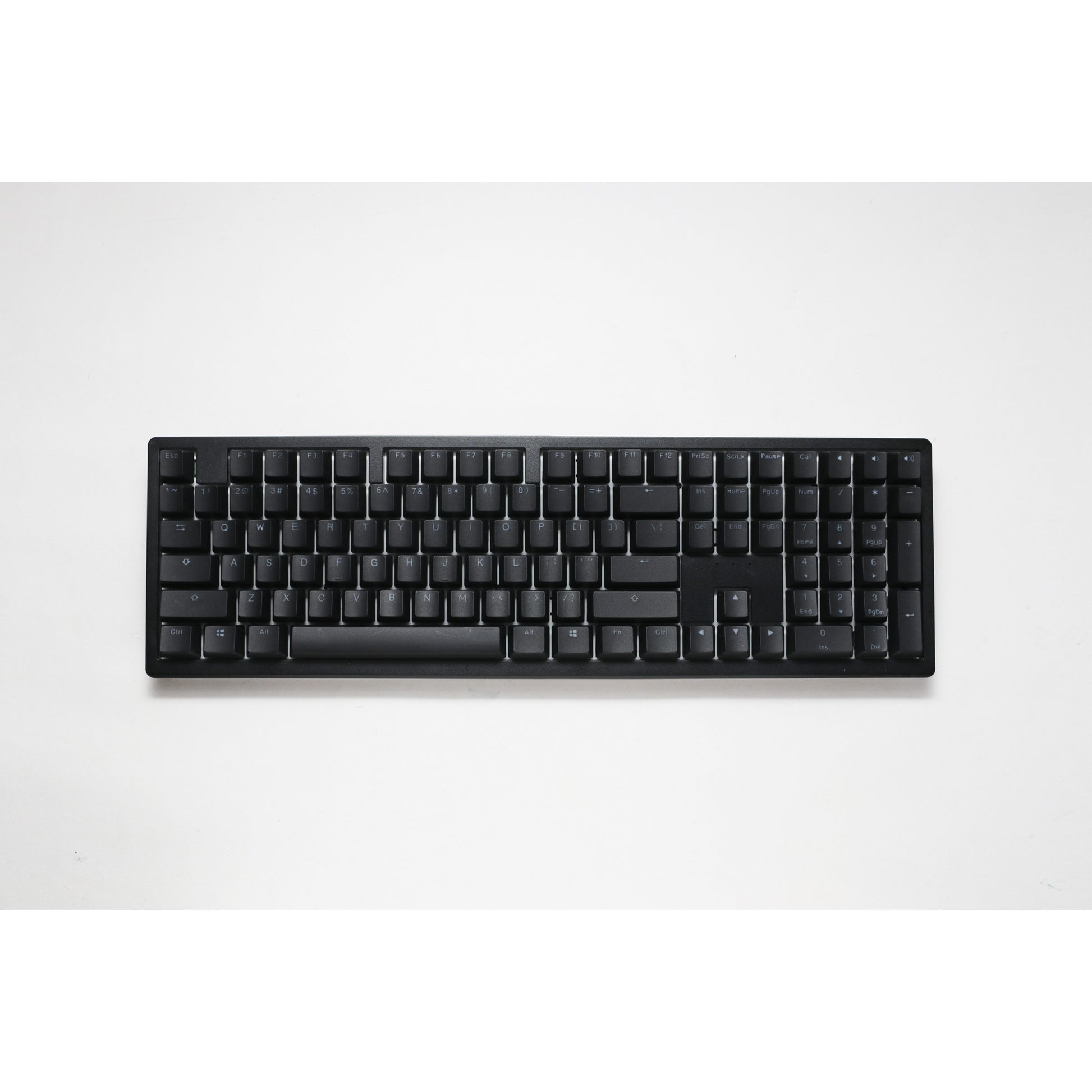 Ducky zero 6108 classic black, gaming toetsenbord (zwart wit, us lay-out, cherry mx2a brown, rgb leds, double-shot pbt, hot swap, 2.4ghz | bluetooth | usb-c)