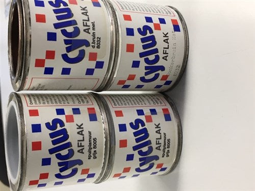 Quick busje kwastlak bruin met.