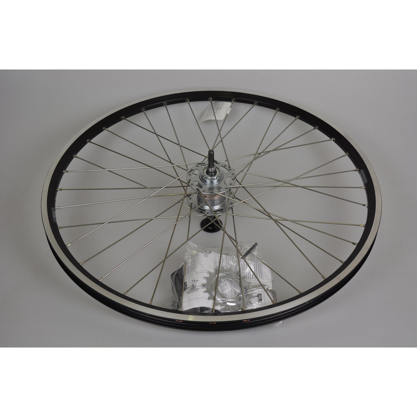 Achterwiel 26-1.9 nexus 3v m rollerbrake aansluiting zw.